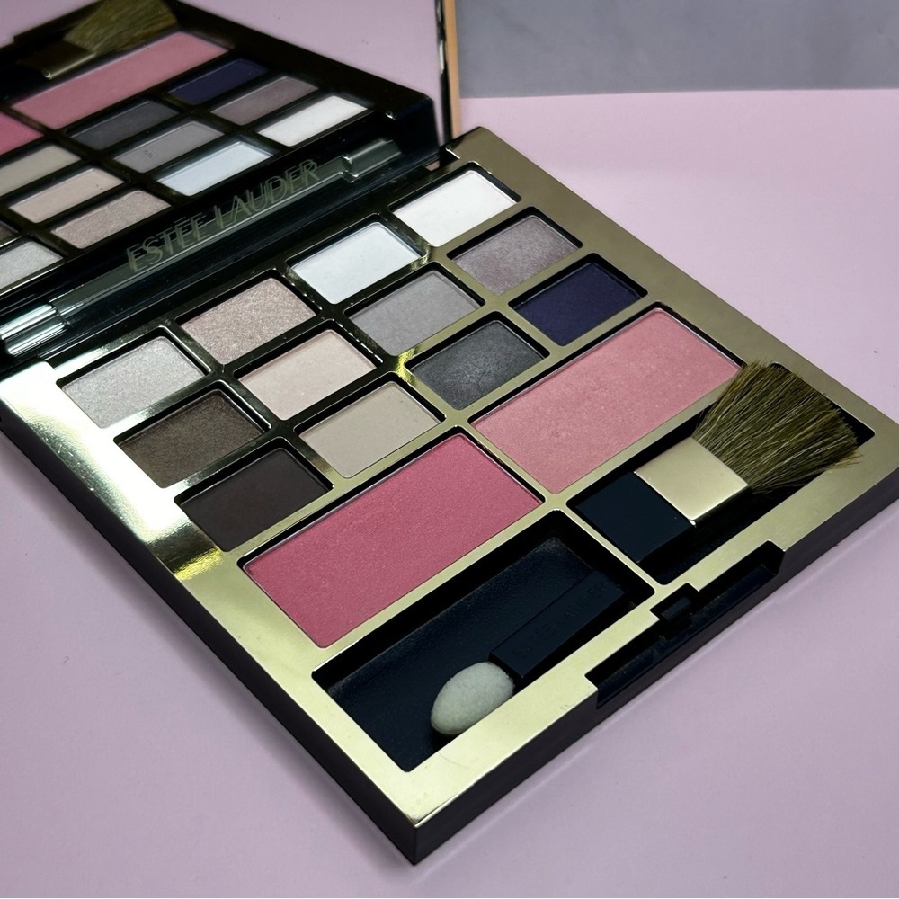Estee Lauder Pure Color Envy Sculpting Eyeshadow and Blush Makeup Palette - Picture 3 of 5
